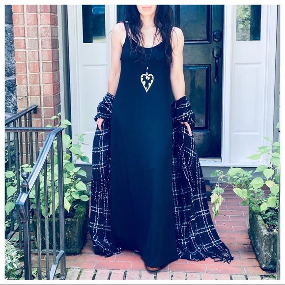 BLACK TANK CHIC MAXI DRESS - Picture 3 of 6